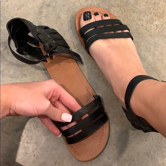 Dolce Vita Shoes - Dolce Vita Black Strappy Sandals